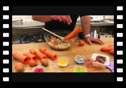 Sinterklaas Woerden 2012 item 1: Wonderwortels maken!